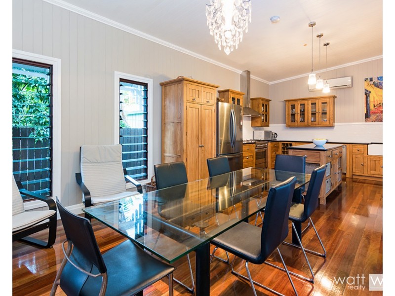 15 Raymond Street, Shorncliffe QLD 4017