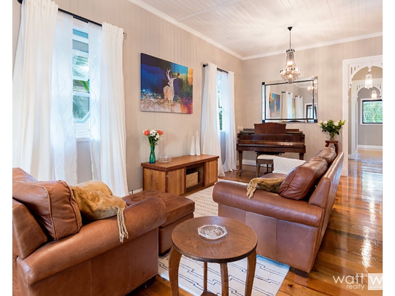 15 Raymond Street, Shorncliffe QLD 4017