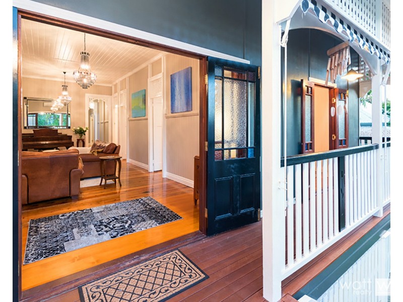 15 Raymond Street, Shorncliffe QLD 4017