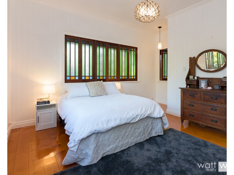 15 Raymond Street, Shorncliffe QLD 4017