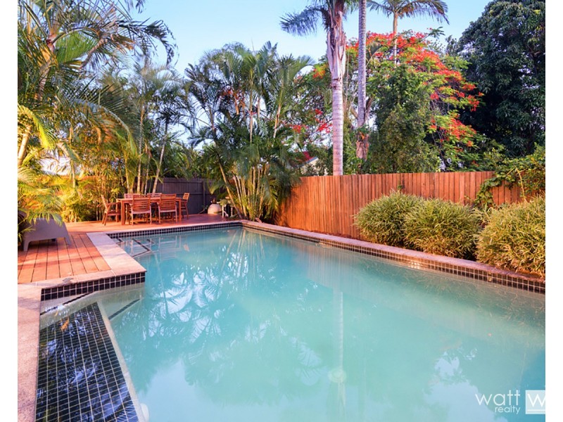 15 Raymond Street, Shorncliffe QLD 4017