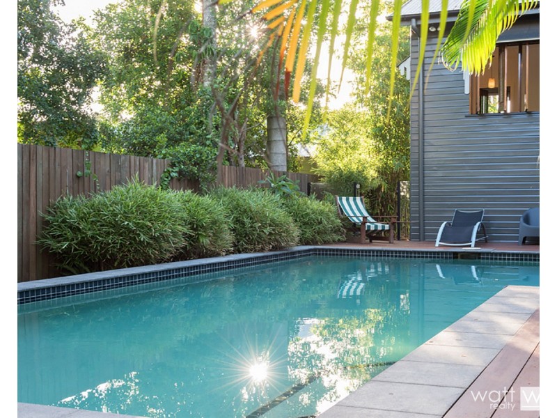 15 Raymond Street, Shorncliffe QLD 4017