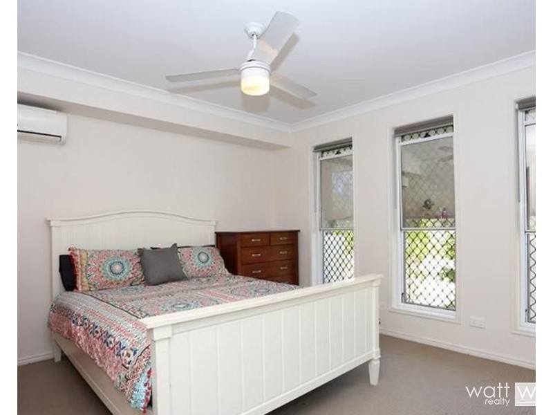 8 Diamantina Crescent, Fitzgibbon QLD 4018