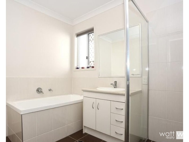 8 Diamantina Crescent, Fitzgibbon QLD 4018