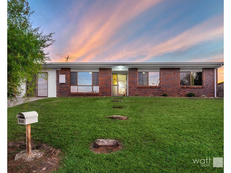 745 South Pine Road (Service Road), Albany Creek QLD 4035