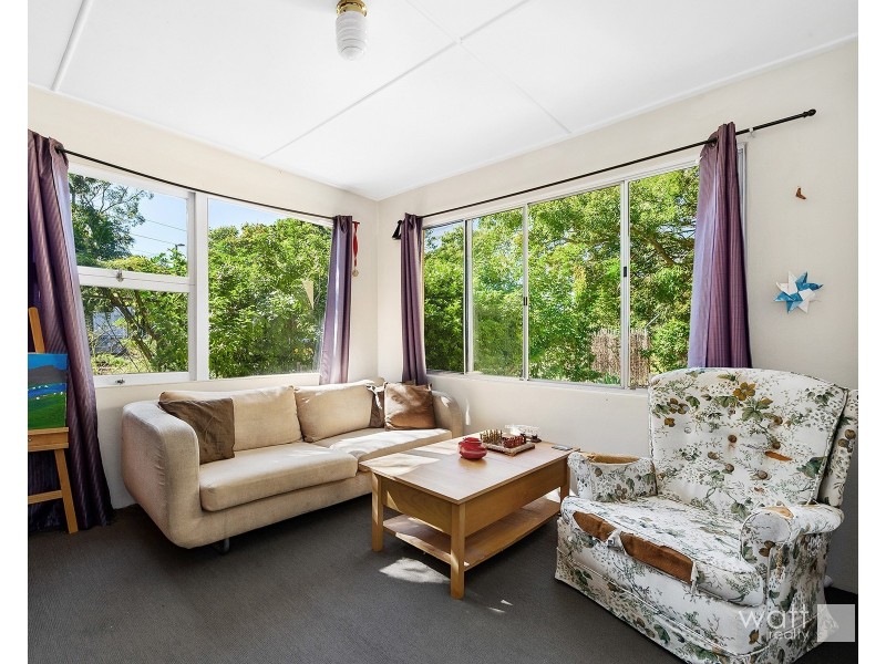 35 Gowen Street, Shorncliffe QLD 4017