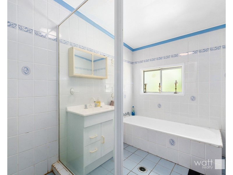 35 Gowen Street, Shorncliffe QLD 4017