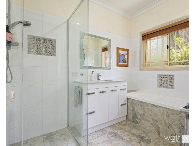 18 Whipbird Place, Aspley QLD 4034