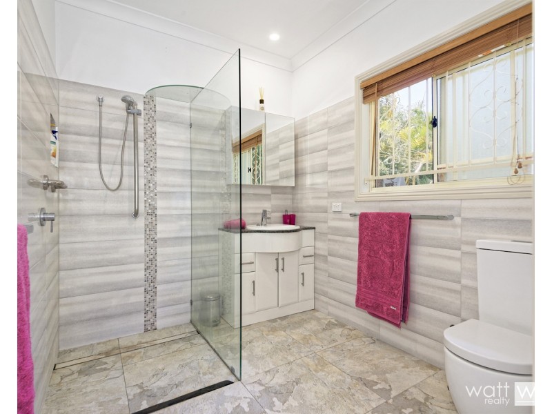 18 Whipbird Place, Aspley QLD 4034