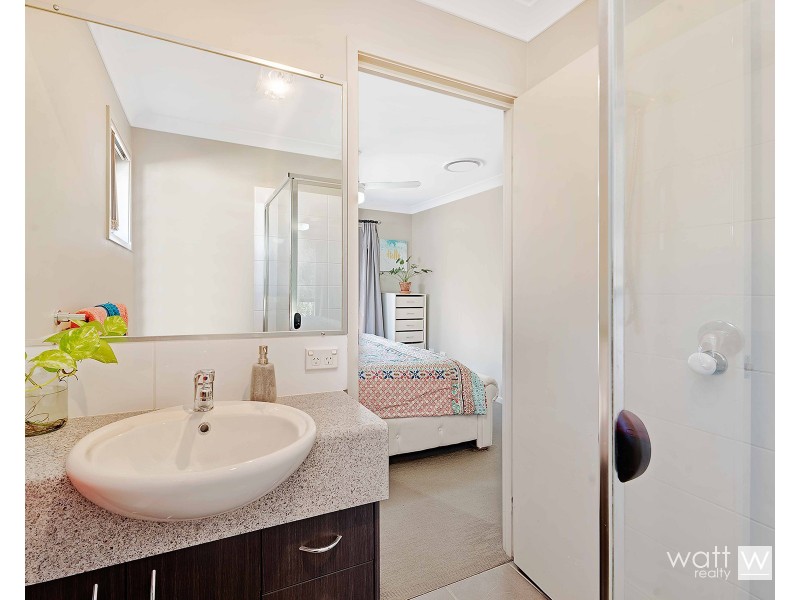 12 Gabrielle Court, Kallangur QLD 4503