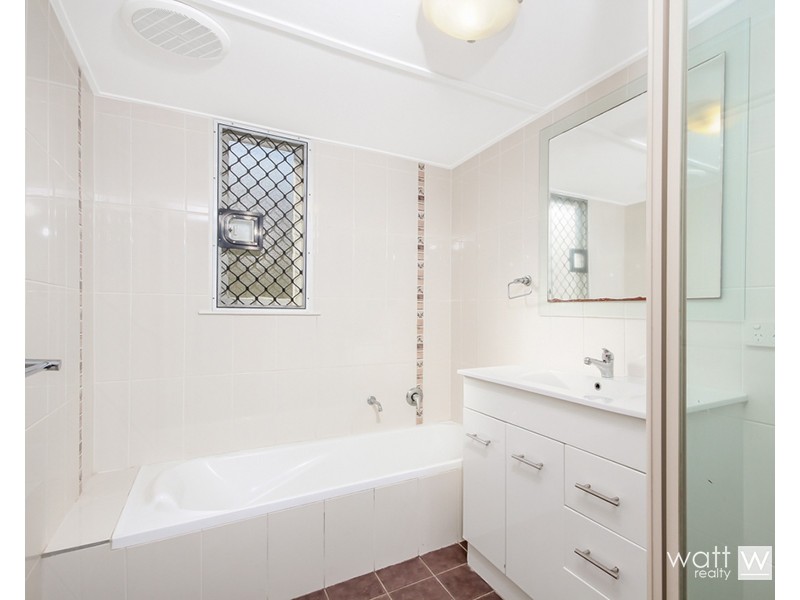 31 Enoch Street, Clontarf QLD 4019