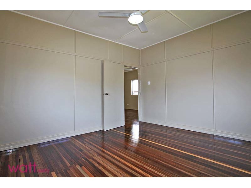 7 Inglis Street, Woody Point QLD 4019