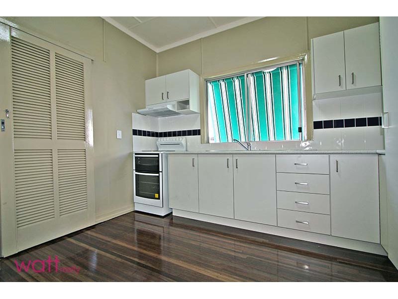 7 Inglis Street, Woody Point QLD 4019