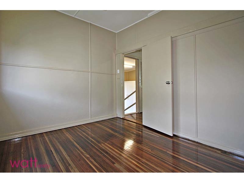 7 Inglis Street, Woody Point QLD 4019