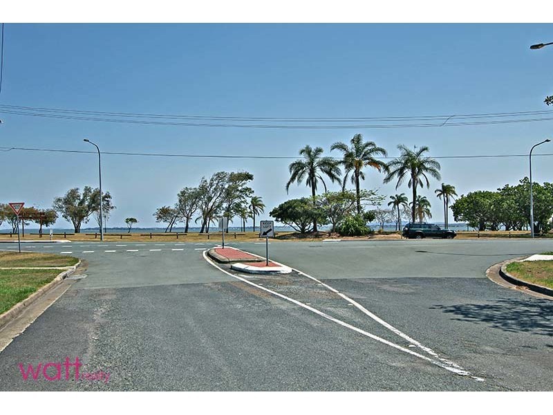 7 Inglis Street, Woody Point QLD 4019