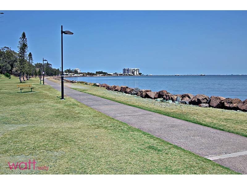 7 Inglis Street, Woody Point QLD 4019