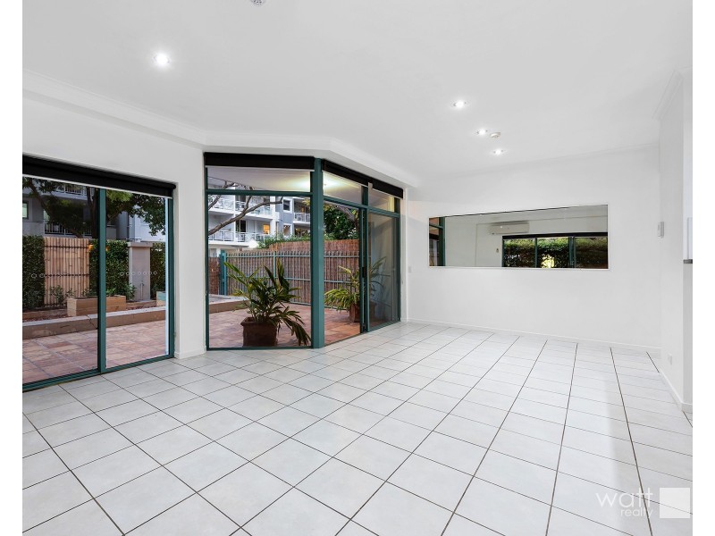 4/10 Goodwin Street, Kangaroo Point QLD 4169