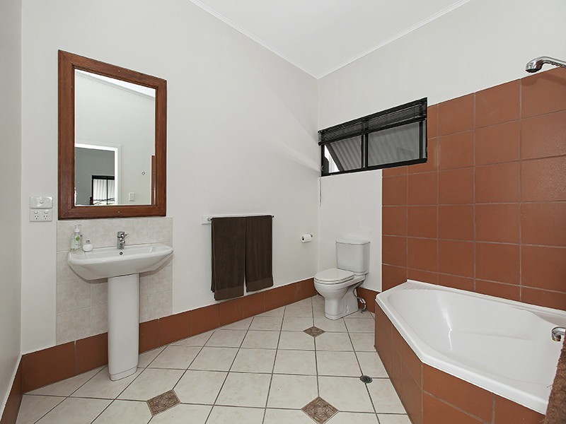 Eatons Hill QLD 4037