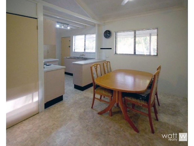 32 Ashley Road, Chermside West QLD 4032