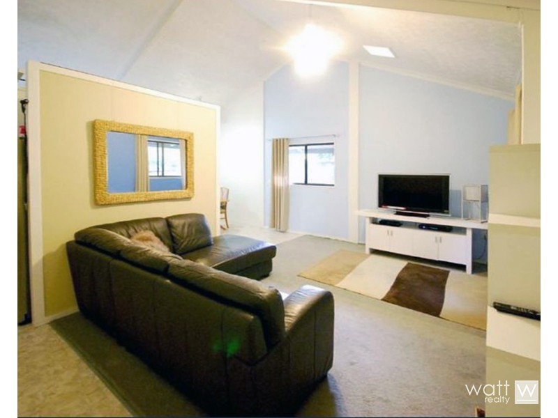 32 Ashley Road, Chermside West QLD 4032