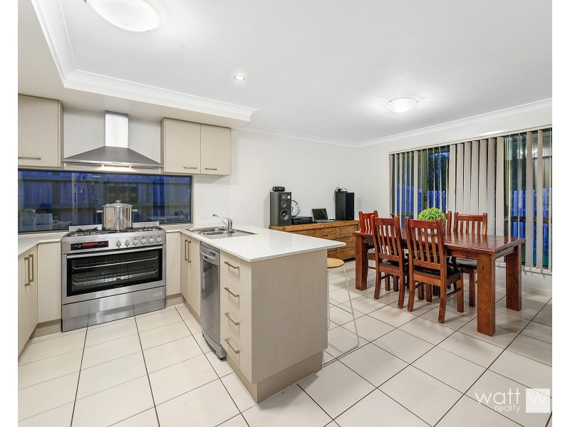 62 Somerset Drive, Carseldine QLD 4034