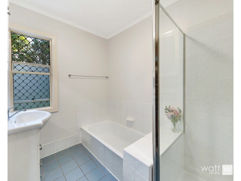 10 Kaiyar Street, Chermside West QLD 4032