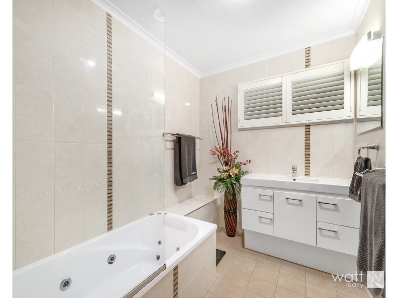8 Gresford Street, Chermside West QLD 4032
