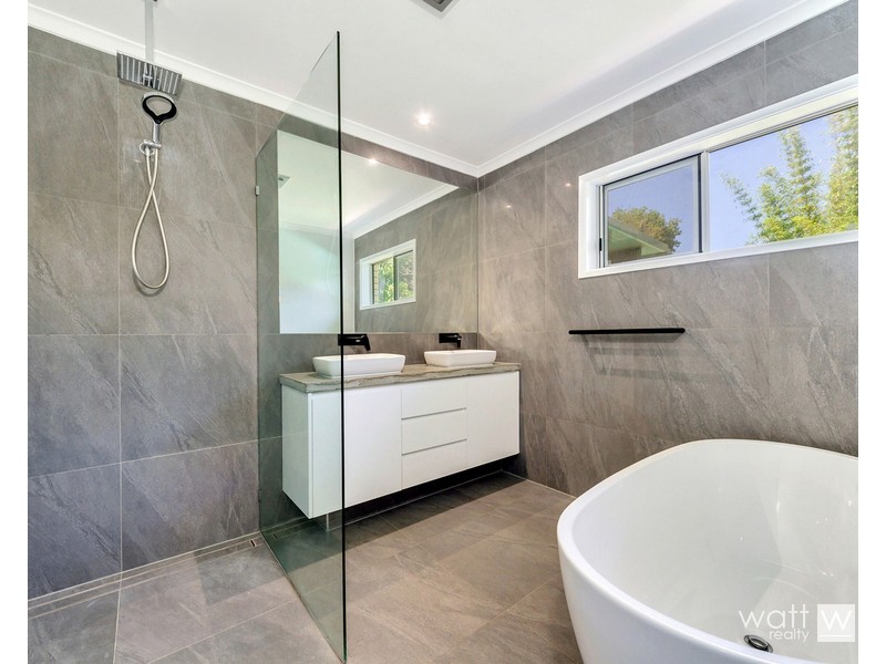 16 Montclair Street, Aspley QLD 4034