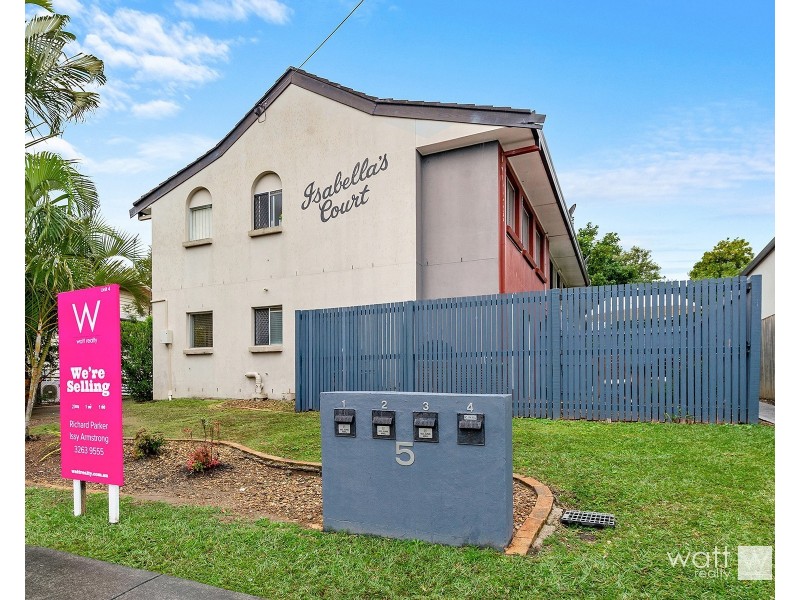 4/5 Curwen Terrace, Chermside QLD 4032