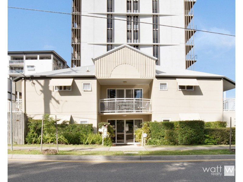 1/61 Sparkes Street, Chermside QLD 4032