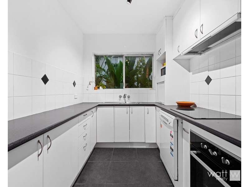 2/747 Sandgate Road, Clayfield QLD 4011