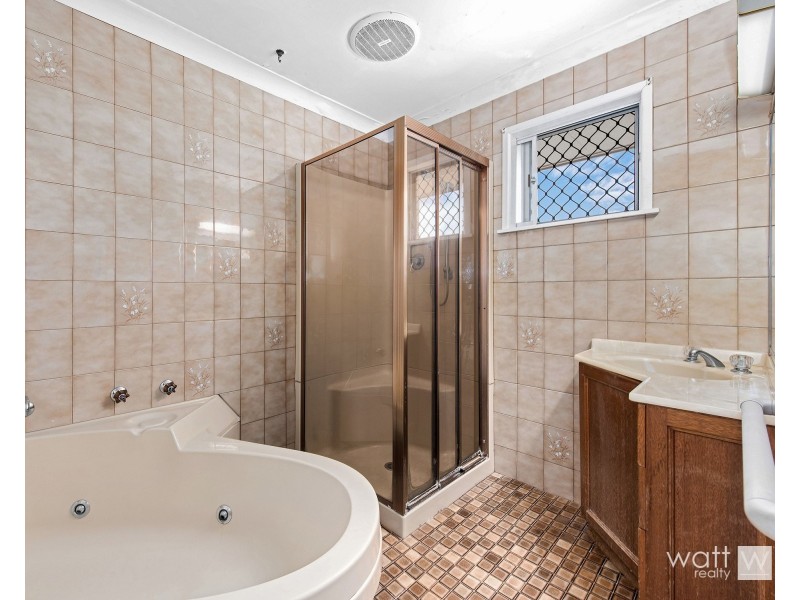 34 Graymond Street, Chermside West QLD 4032