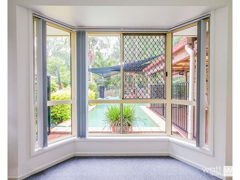 18 Oxford Crescent, Bridgeman Downs QLD 4035