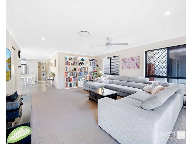 12 Gabrielle Court, Kallangur QLD 4503