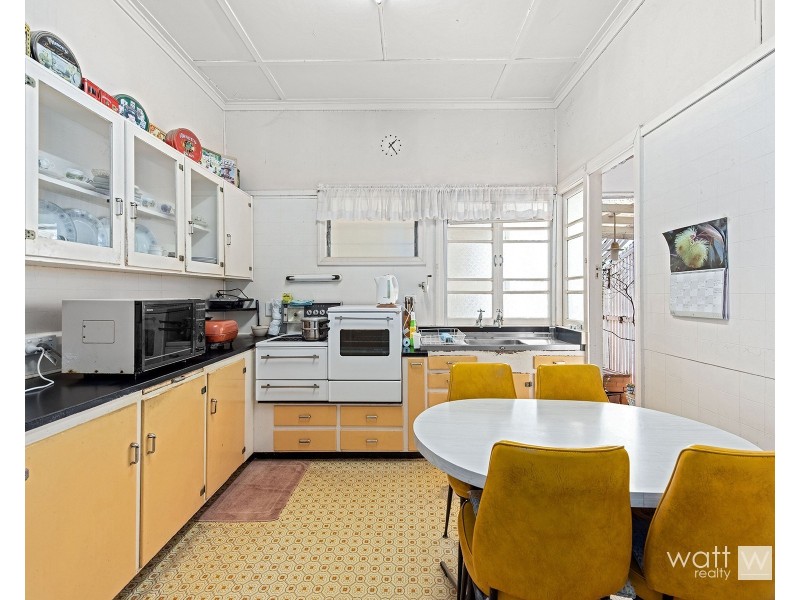 18 Barker Street, Wavell Heights QLD 4012