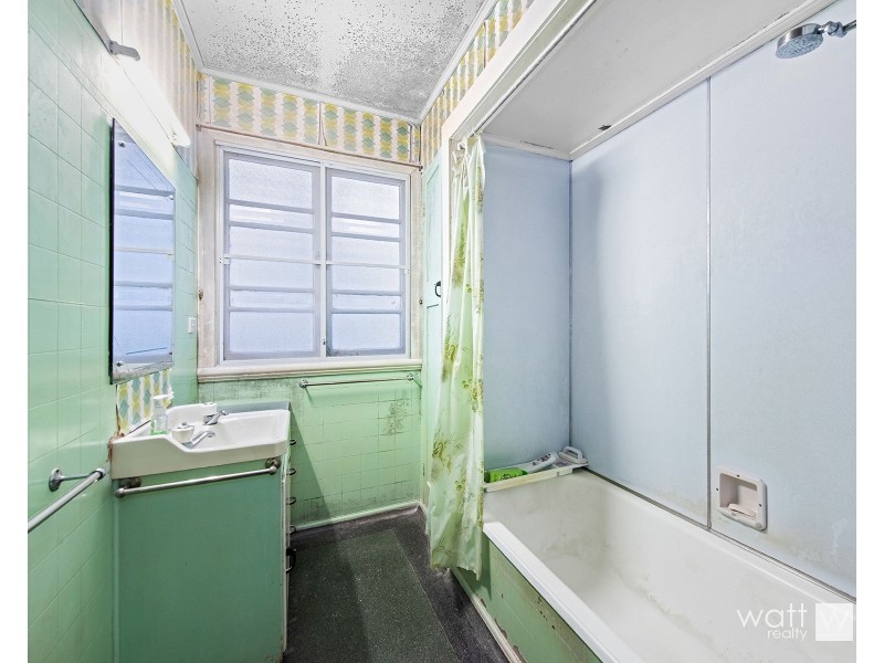 18 Barker Street, Wavell Heights QLD 4012