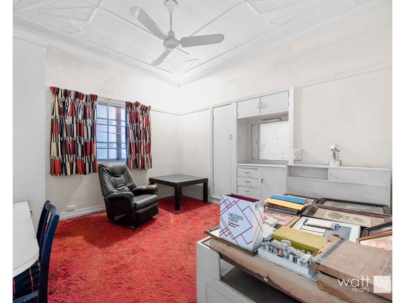 18 Barker Street, Wavell Heights QLD 4012