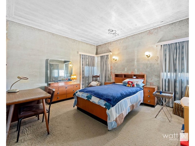 18 Barker Street, Wavell Heights QLD 4012