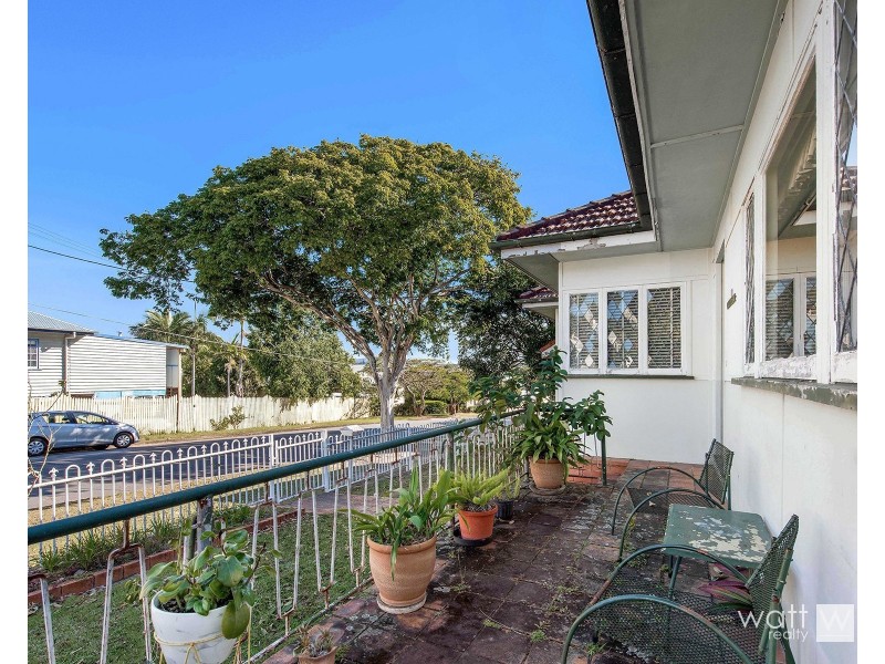 18 Barker Street, Wavell Heights QLD 4012