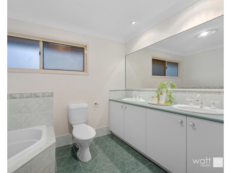 8 Shaw Close, Brighton QLD 4017