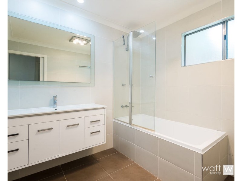 5 Caesar Road, Ferny Hills QLD 4055