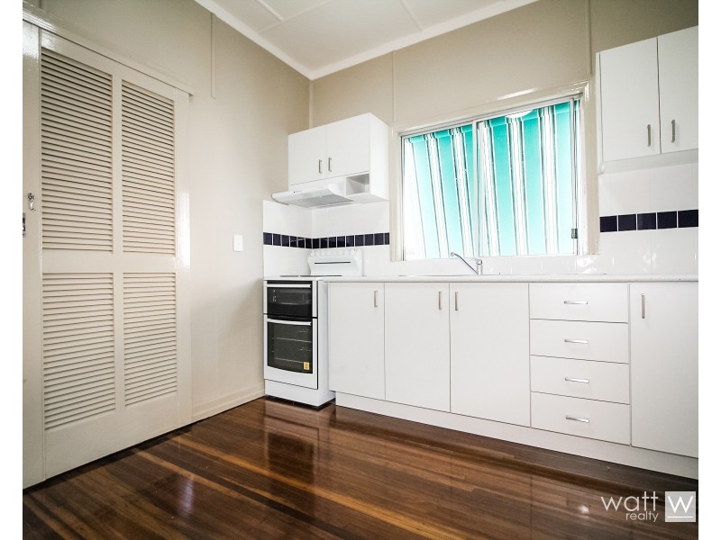 7 Inglis Street, Woody Point QLD 4019