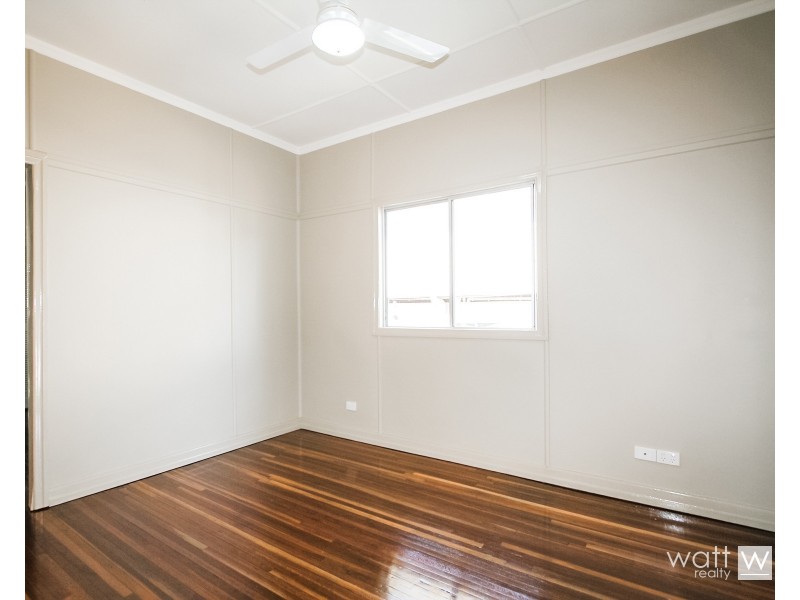 7 Inglis Street, Woody Point QLD 4019