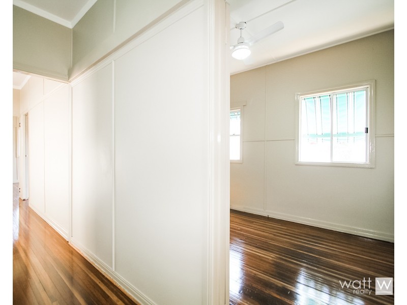 7 Inglis Street, Woody Point QLD 4019