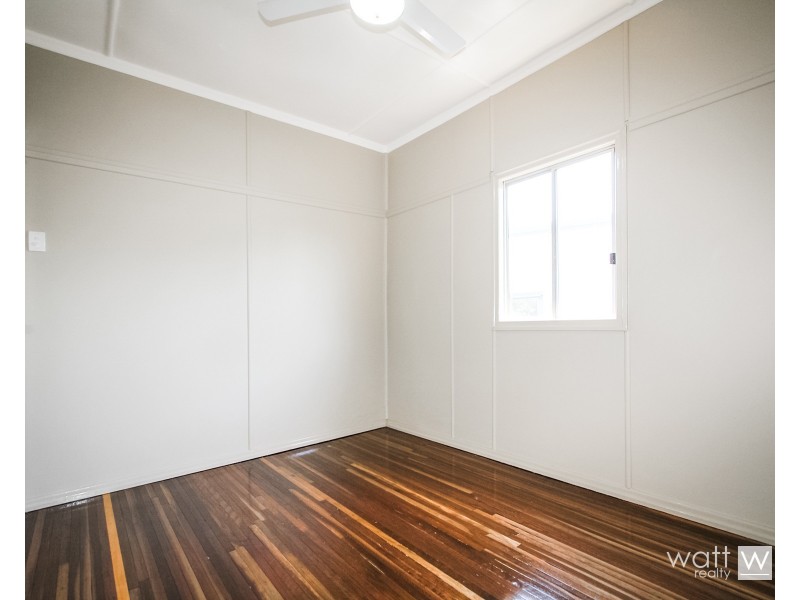 7 Inglis Street, Woody Point QLD 4019