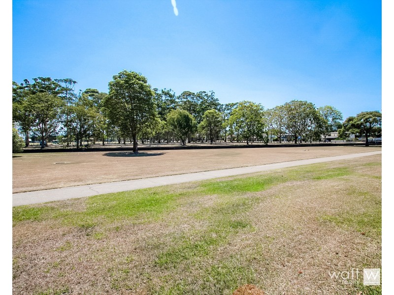 7 Inglis Street, Woody Point QLD 4019