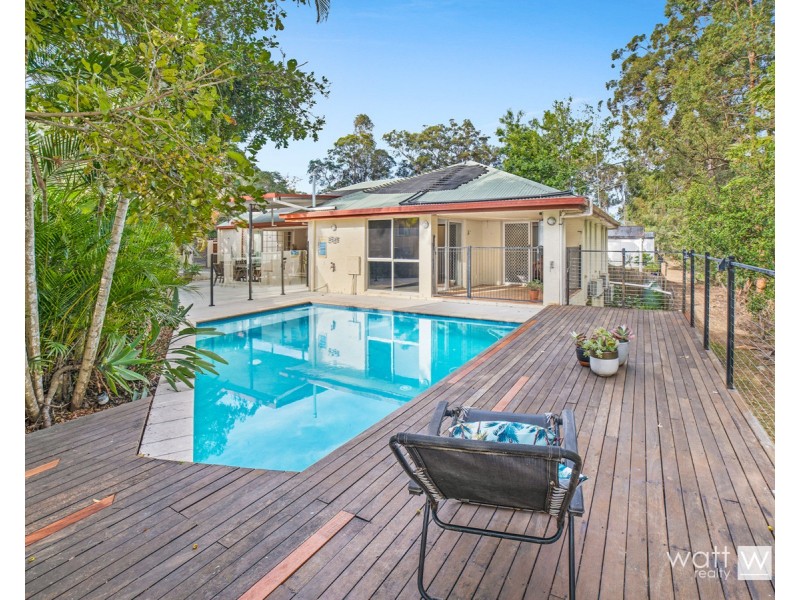 10 Amanda Place, Bridgeman Downs QLD 4035