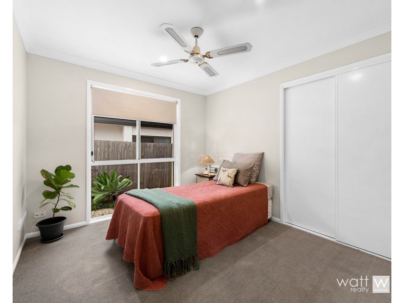 10 Amanda Place, Bridgeman Downs QLD 4035