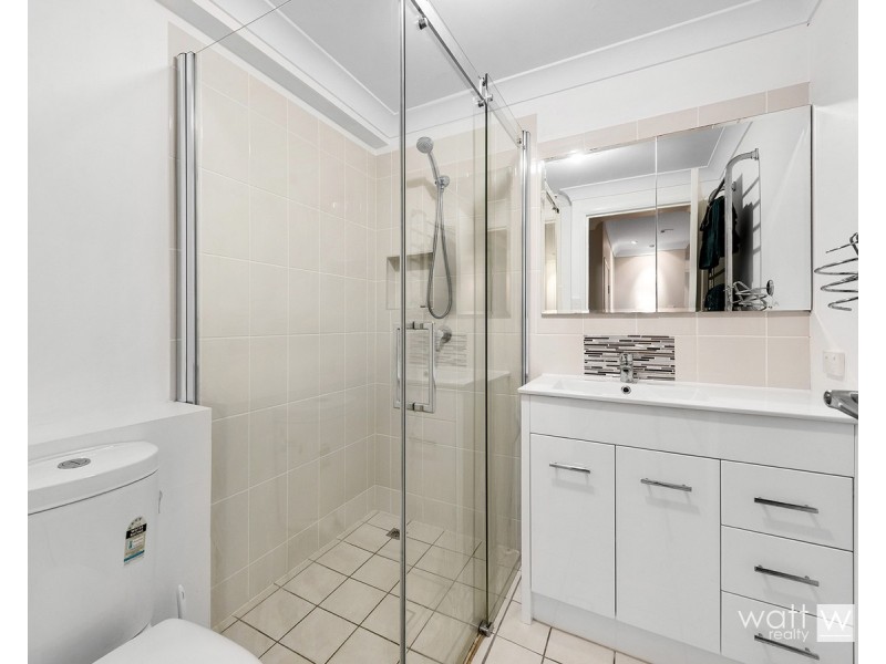 10 Amanda Place, Bridgeman Downs QLD 4035