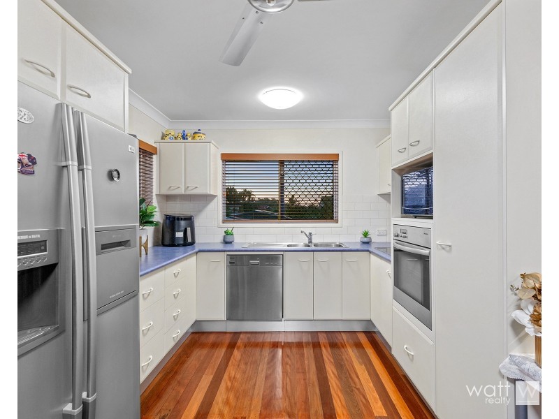 8 Kensington Way, Strathpine QLD 4500